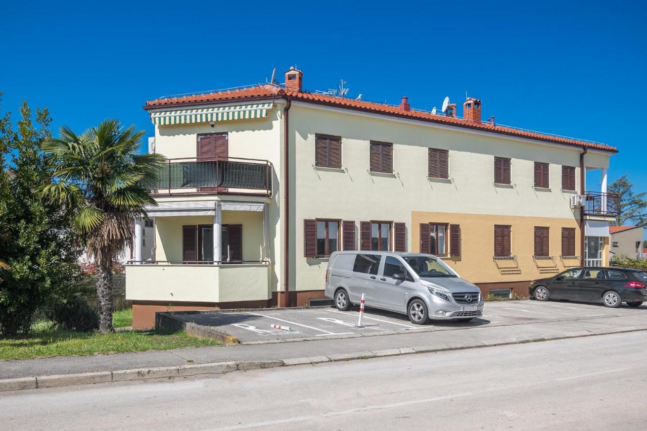 Apartment Adria Premium Porec Bagian luar foto