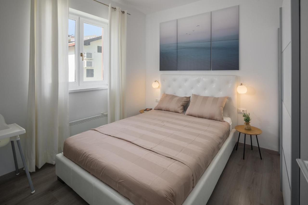 Apartment Adria Premium Porec Bagian luar foto